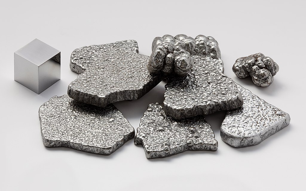 Pure Iron. Image source: Alchemist-hp on WikiMedia
